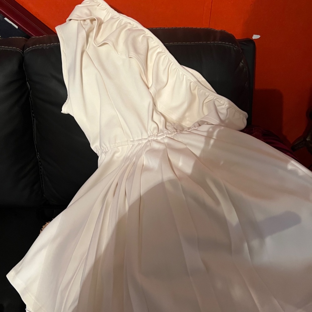 Bodycon and Legup Ruffle - Picture 4 of 16
